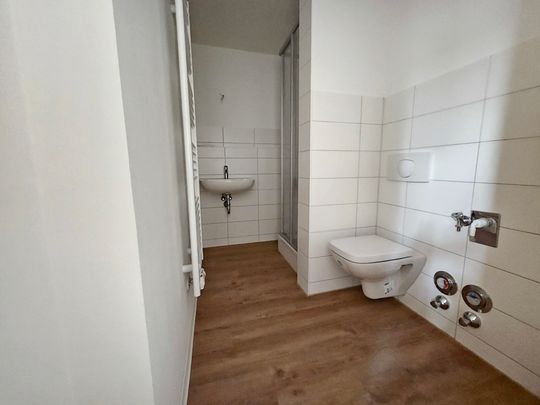 Sehr schöne großzügige und renovierte Wohnung / Erstbezug Gutschrift in Höhe von 700.-€ - Foto 1