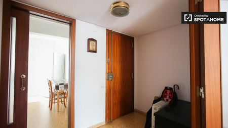 valencia, Valencian Community 46010 - Photo 4