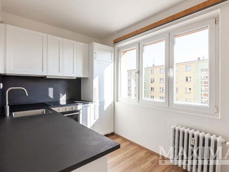 Pronájem bytu 2+1 52 m2 - Fotografie 3