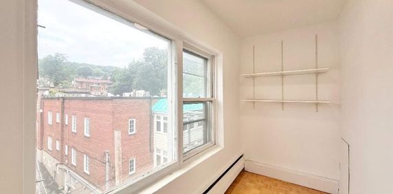 1 CH - 1 SDB - Westmount - $1,600 /mo - Photo 2