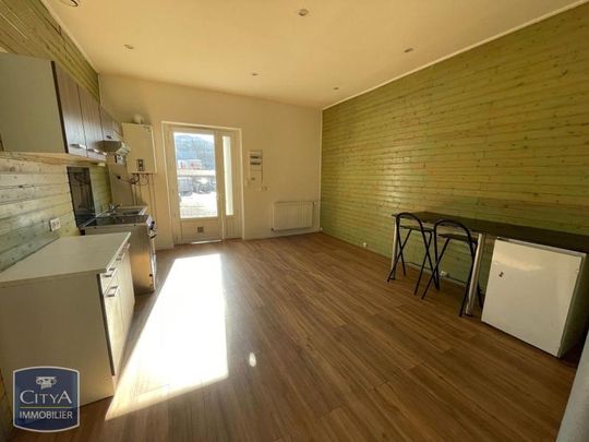 Location Appartement 4 pièces 121m² LE CHAMBON FEUGEROLLES 42500 - Photo 1