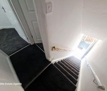 2 bedroom end of terrace house to rent - Photo 5