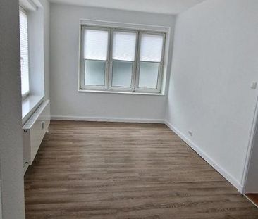Helle 2- Zimmer Wohnung in 24106 Kiel Wik sucht Nachmieter - Photo 2