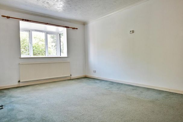 1 bedroom ground floor flat to rent - Photo 1