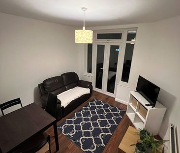 3 Bed Terraced House, Norbury Court Road, SW16 - Photo 2