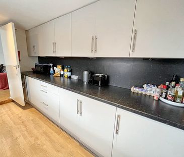 Burley Road, Hyde Park - Photo 4