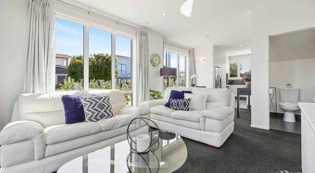 Hobsonville, 2 Bedrooms, $720 - Photo 1