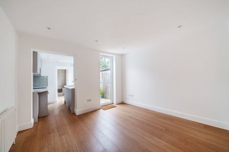 2 bedroom terraced house to rent - Photo 2