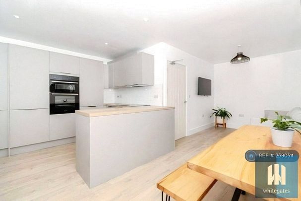 Bellcote Drive, Moldgreen, Huddersfield, HD5 - Photo 1