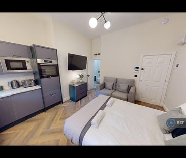 Studio to rent - Photo 5