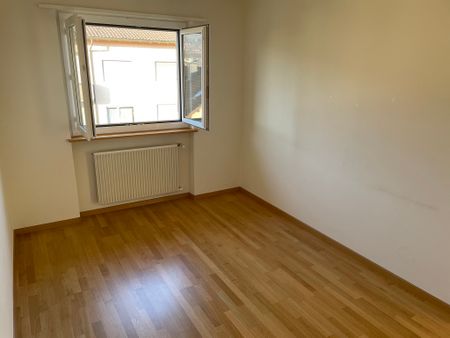 Appartement de 3 pièces dans un quartier calme à Delémont - Photo 2