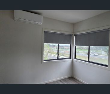 1/93 Cameron Street, Cranbourne, Vic 3977 - Photo 1