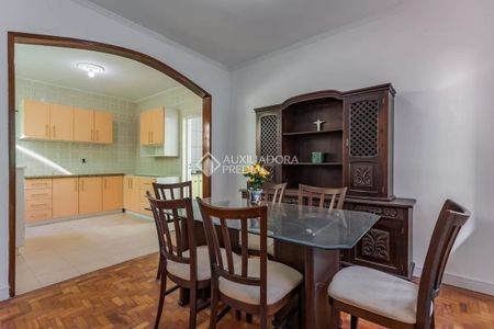 Sobrado com 3 quartos e 265m² para alugar em Jardim Carvalho, Porto Alegre. - Foto 2