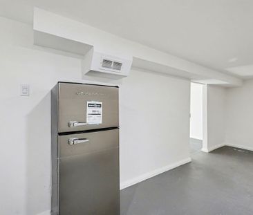 For Lease - 967 Merivale Road, Carlington - Central Park, Ontario - Photo 5