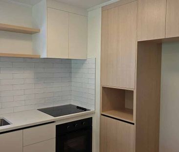 Newly renovated 2BR Flat in Totara Vale - Photo 3