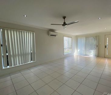Spacious Modern Townhouse in Prime Location - Photo 1