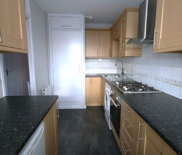 Dundasvale Court, Bright & Spacious 2 Bedroom Unfurnished Apartment... - Photo 1