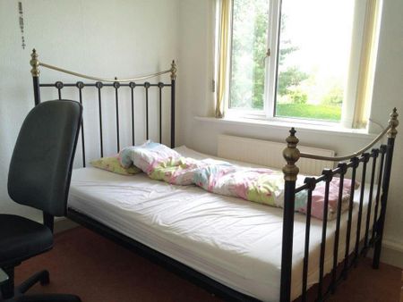 2 bedroom terraced house to rent - Photo 2