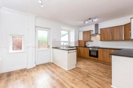 3 bedroom terraced house to rent - Photo 4