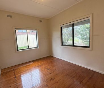 1/7 Victoria Street, Cooma - Photo 1