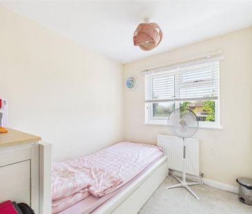 3 bedroom link detached house to rent - Photo 5