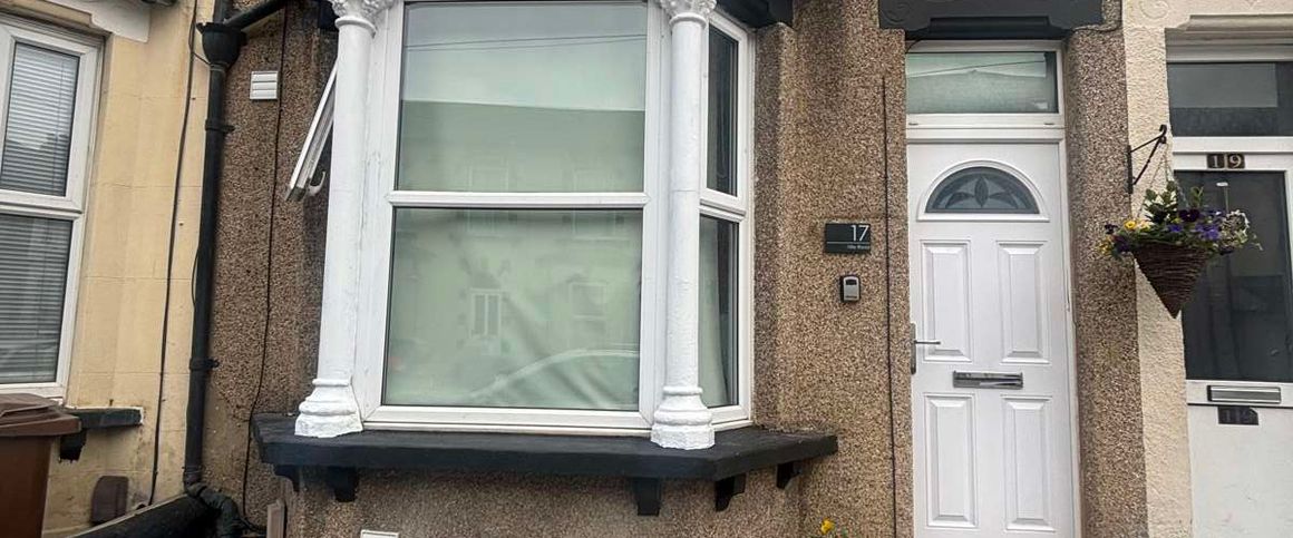 Nile Road Room 2 - Photo 1