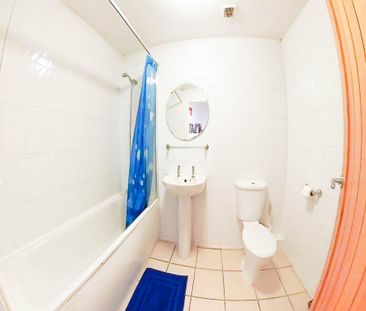 6 bedroom house to rent - Photo 4