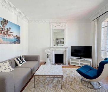 Appartement • Les Halles - Photo 2