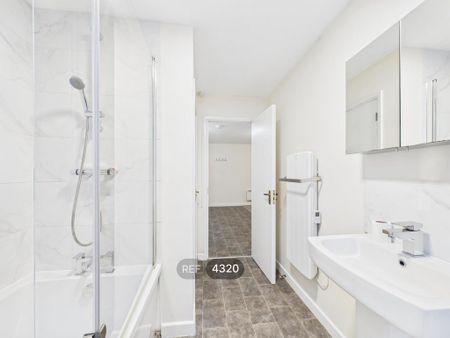 2 bedroom flat to rent - Photo 3