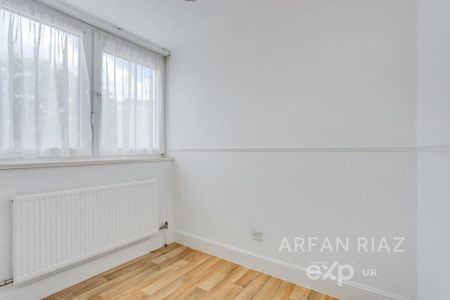 3 bedroom flat to rent - Photo 4