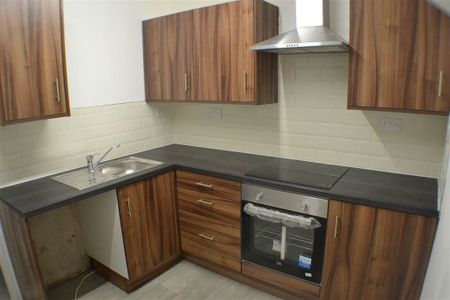 Flat 1 96 Fitzroy Avenue, Queens Quarter, Belfast, BT7 1HX - Photo 2