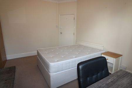 Room in a Shared House, Osborne Road, BN1 - Photo 2