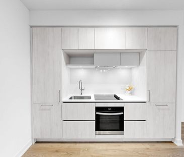 For Lease - 2 David Eyer Road Unit# 933, Richmond Hill, Ontario - Photo 4