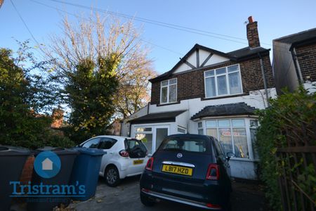 5 bed Detached House for Rent - Photo 2