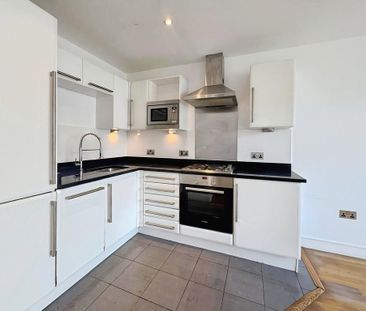 2 bedroom penthouse to rent - Photo 6