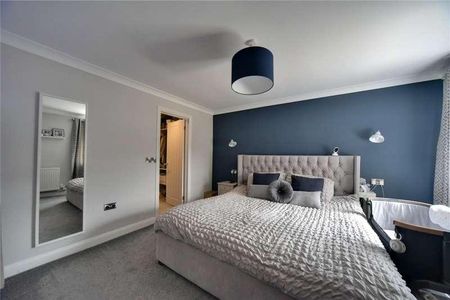 Hawthorn Walk, Beck Row, Bury St. Edmunds, Suffolk, IP28 - Photo 5