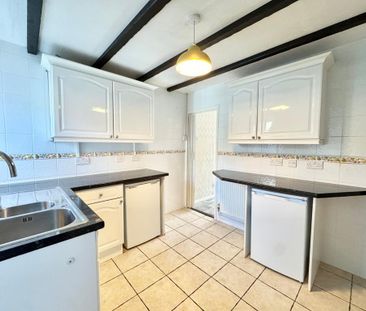 2 bedroom end of terrace house to rent - Photo 1