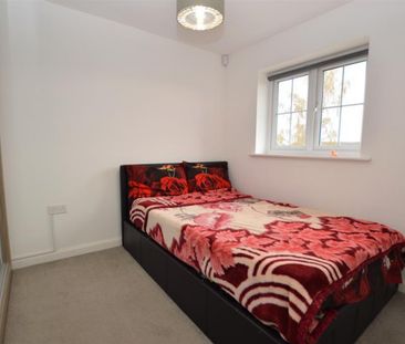3 bedroom House To Let - Photo 2