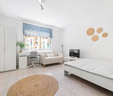 Carrer d Antonio Ponz, Valencia, Valencian Community 46011 - Photo 3