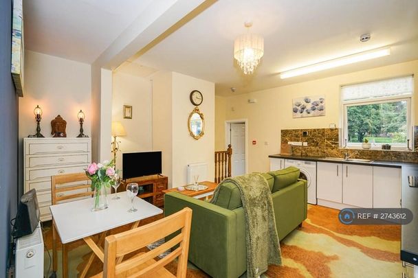 1 bedroom flat to rent - Photo 1