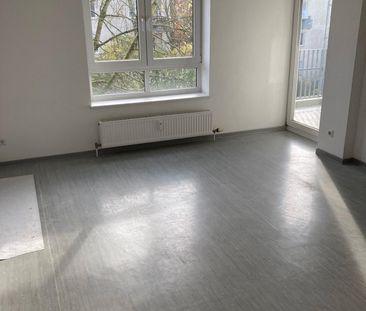 1600/81105/40 Schöne Dreizimmerwohnung im zweiten Obergeschoss mit ... - Foto 1
