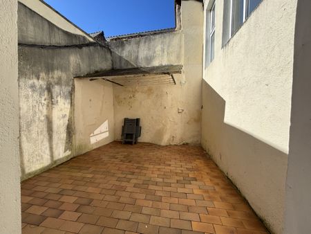 Location Maison 3 pièces 80m² SABLE SUR SARTHE 72300 - Photo 4