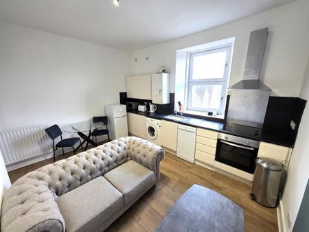 2 bedroom flat to rent - Photo 4