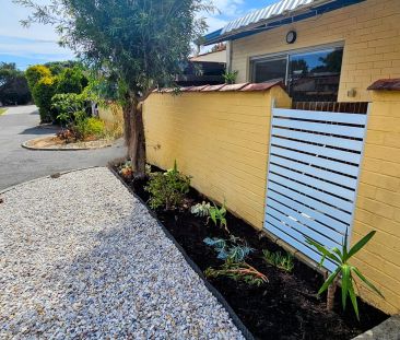 Beautiful coastal gem! - Photo 5