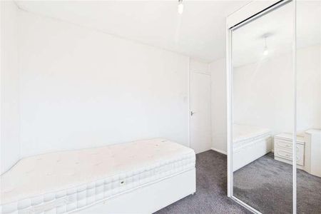 Hawkesbury Drive, Calcot, Reading, Berkshire, RG31 - Photo 3