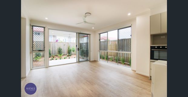 Modern 3-Bedroom Townhouse in Prime Location - Photo 1