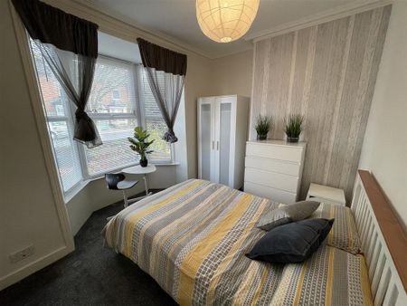 1 bedroom in a house share to rent - Photo 4