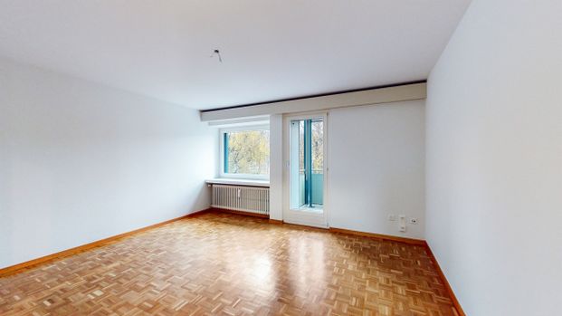 Cozy home right at the train station - Photo 1