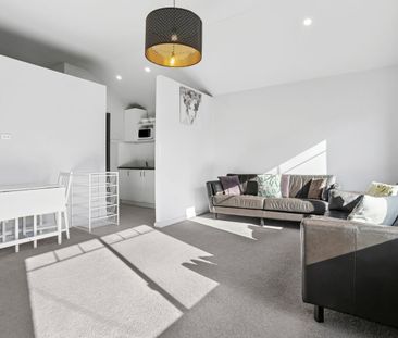 Charming Private House in a Blue Ribbon Location – Furnished - Photo 1