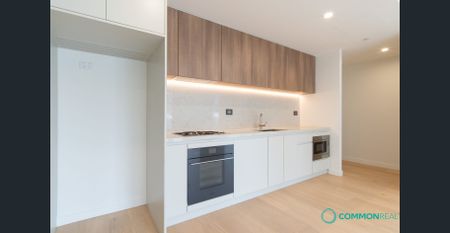 Modern 2-Bedroom Apartment with Expansive Balcony - Photo 5